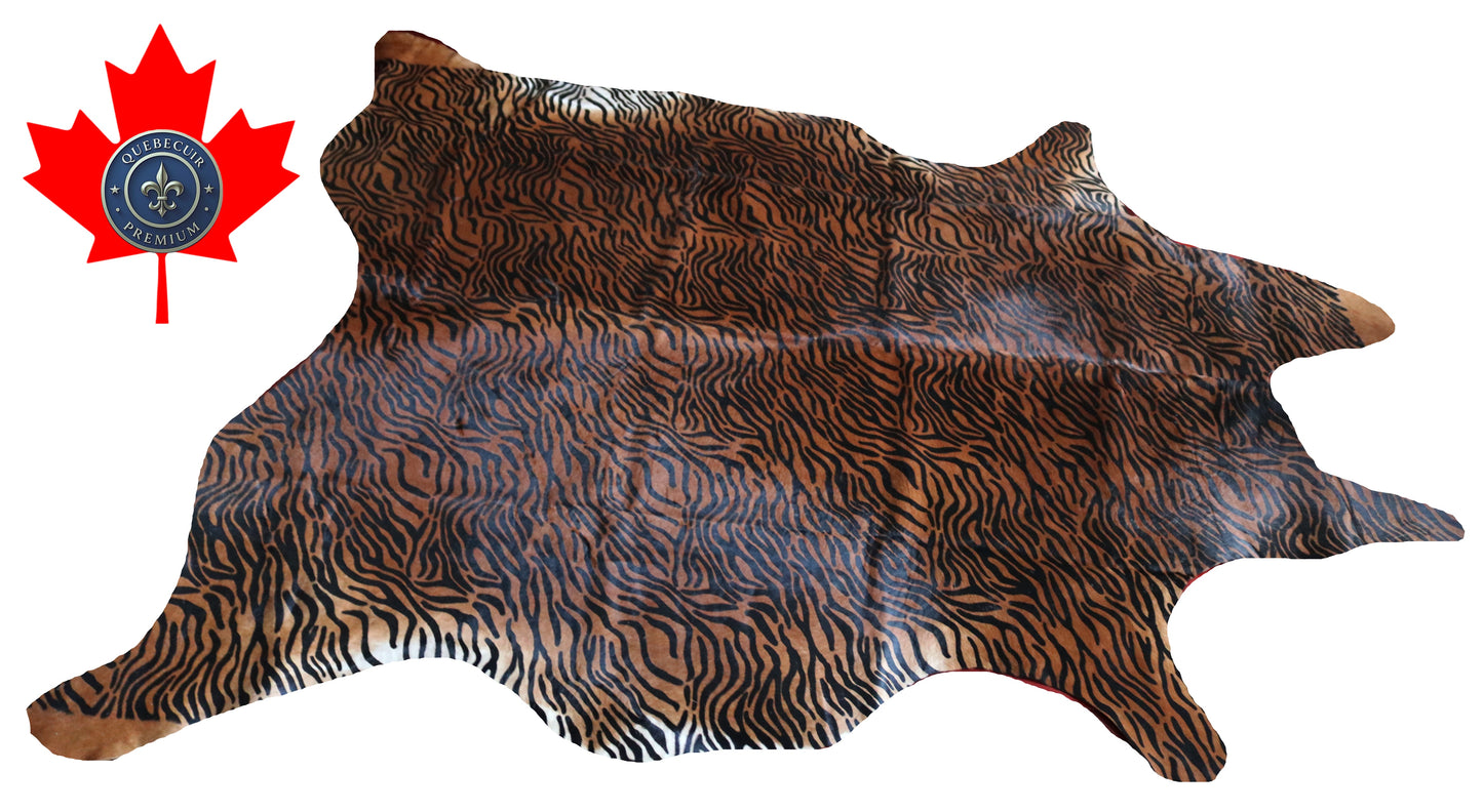 300618- Cowhide Rug Tapis Peau de Vache  - Collection Quebecuir Premium