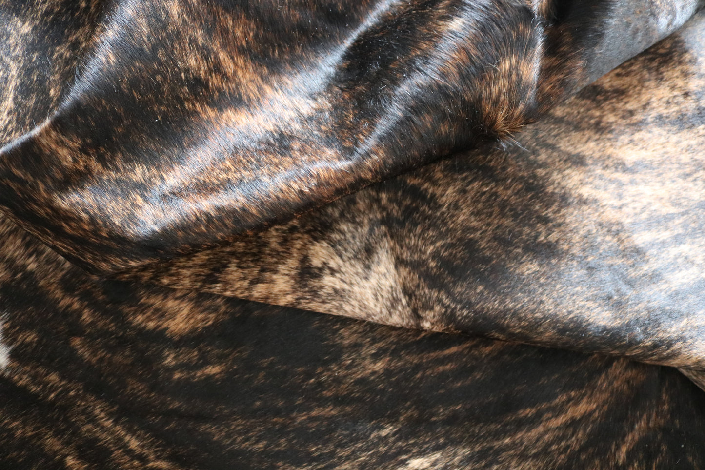 99239- Cowhide Rug Tapis Peau de Vache SUPER BIG SIZE XXXL - Collection Quebecuir Premium