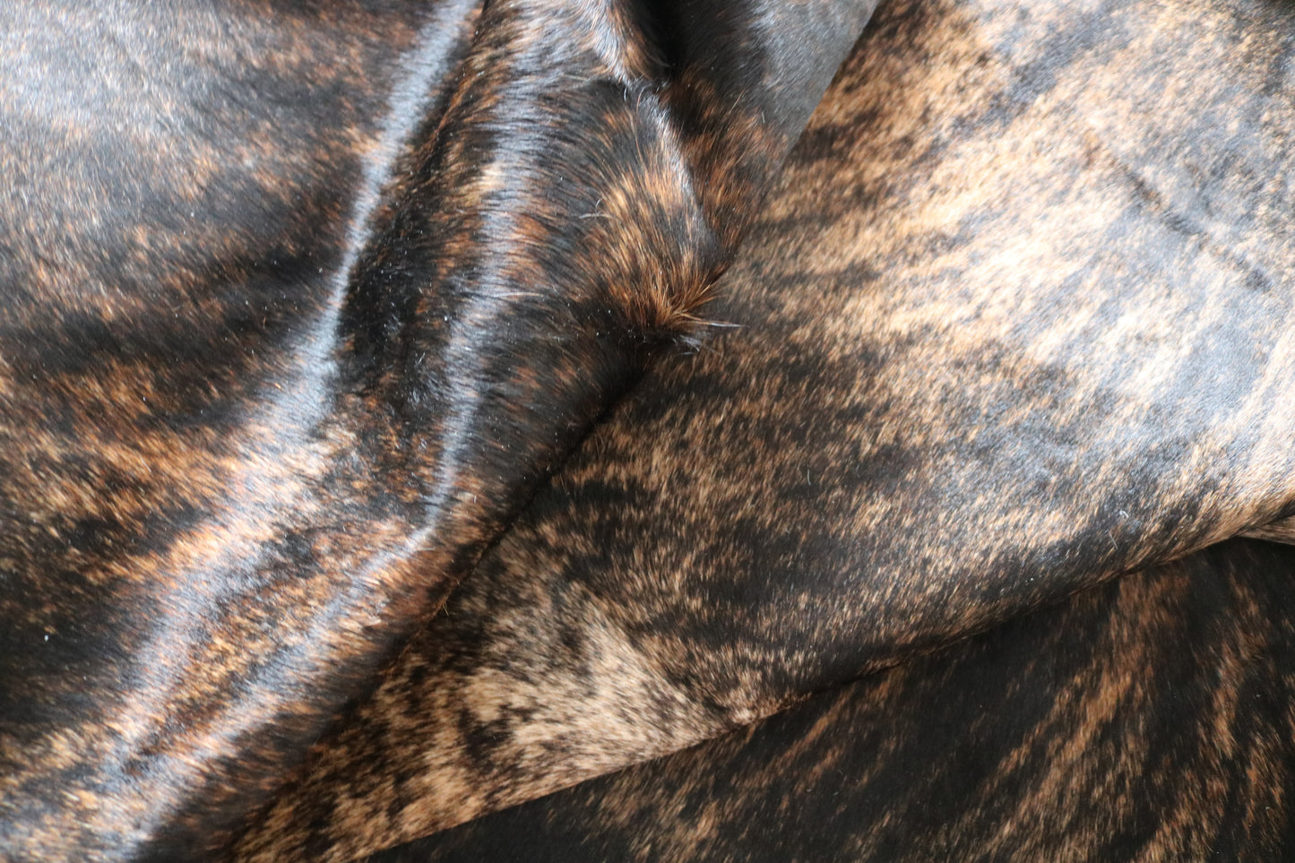 99239- Cowhide Rug Tapis Peau de Vache SUPER BIG SIZE XXXL - Collection Quebecuir Premium
