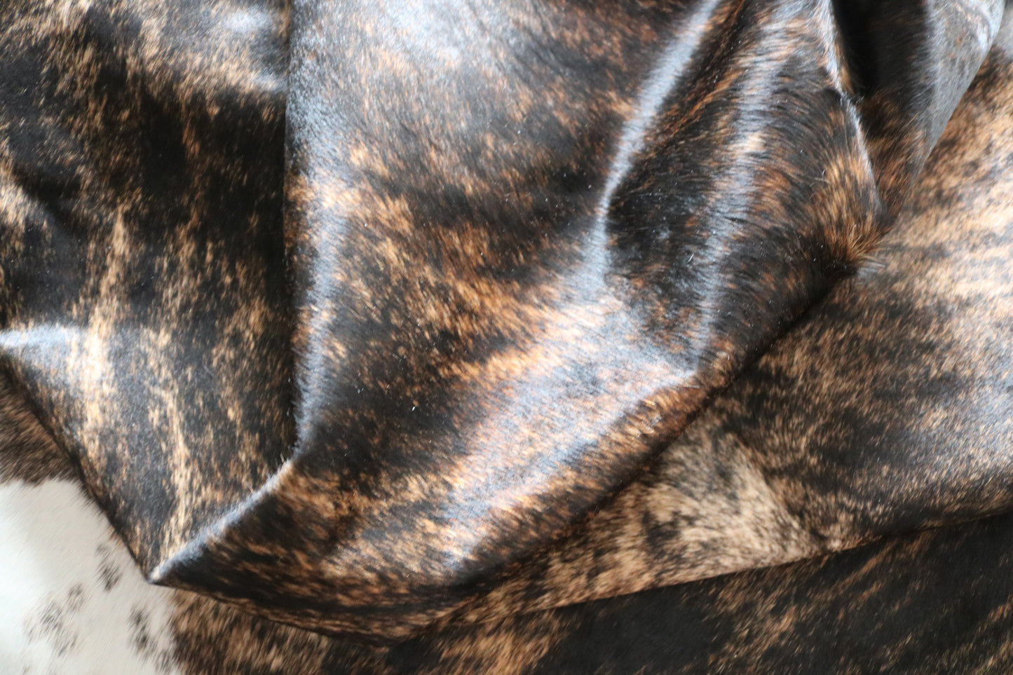 99239- Cowhide Rug Tapis Peau de Vache SUPER BIG SIZE XXXL - Collection Quebecuir Premium