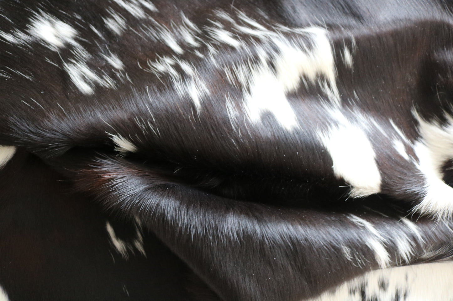 99241- Cowhide Rug Tapis Peau de Vache  - Collection Quebecuir Premium