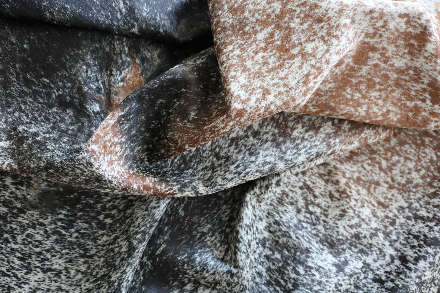 99278- Cowhide Rug Tapis Peau de Vache SUPER BIG SIZE XXXL - Collection Quebecuir Premium