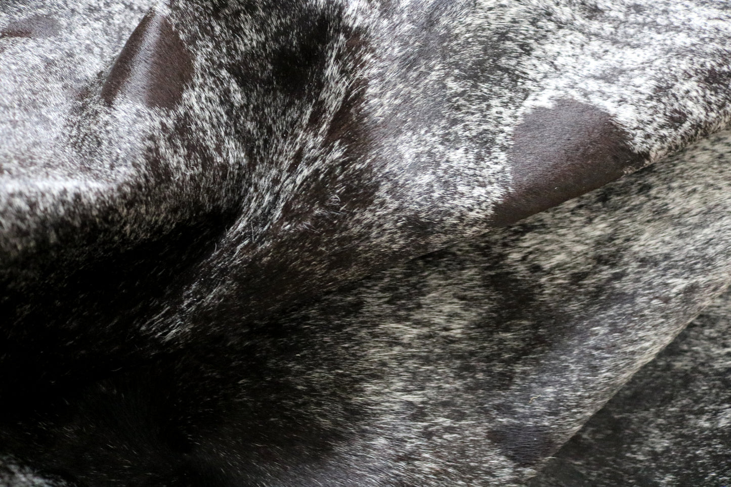 99346- Cowhide Rug Tapis Peau de Vache -TRICOLOR  Collection Quebecuir Premium