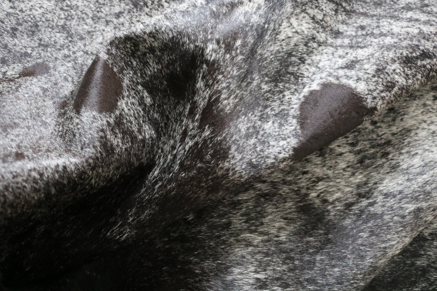 99346- Cowhide Rug Tapis Peau de Vache -TRICOLOR  Collection Quebecuir Premium