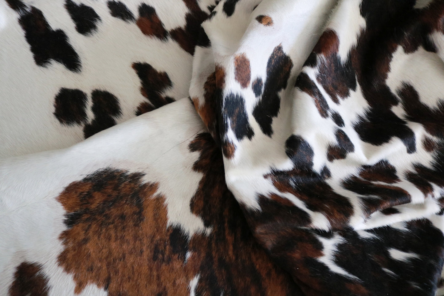 99370  Cowhide rug Collection Quebecuir Premium  TRICOLOR SUPER  BIG SIZE XXXL