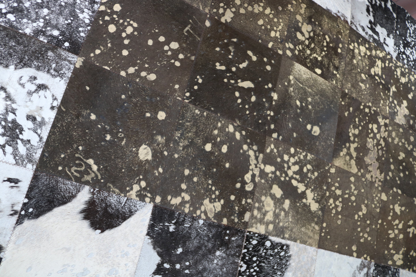 99457 Cowhide rug Patchwork Collection Quebecuir Premium
