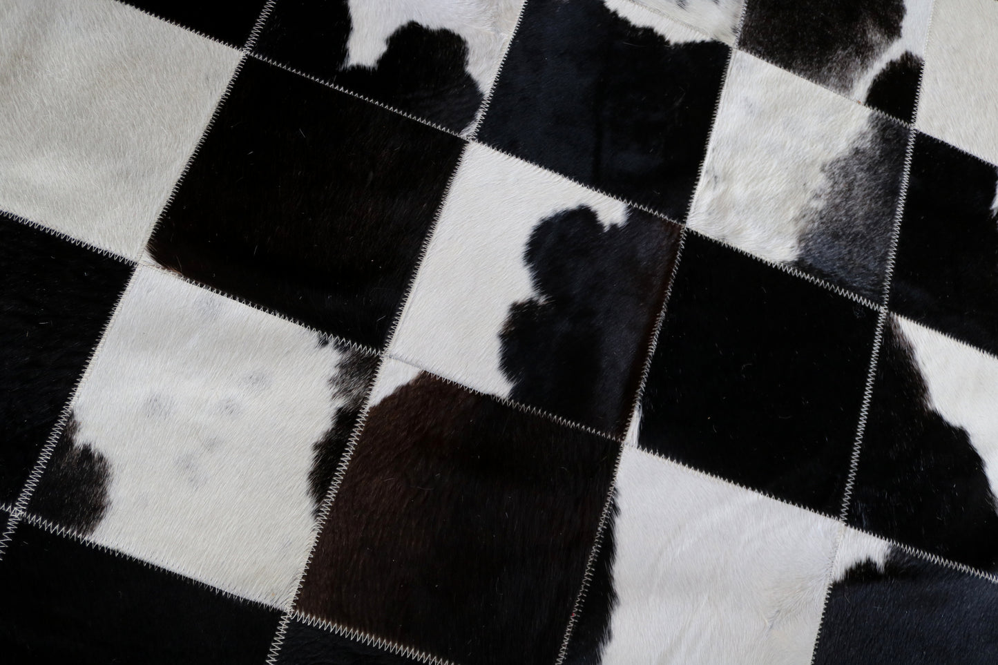 99526 Cowhide rug Patchwork Collection Quebecuir Premium SUPER BIG SIZE XXXL