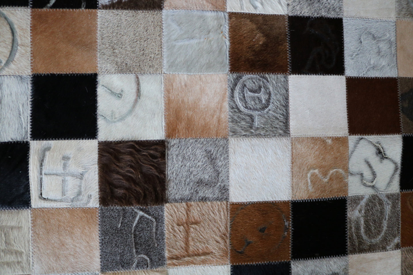99609 Cowhide rug Patchwork Collection Quebecuir Premium BIG SIZE XXL
