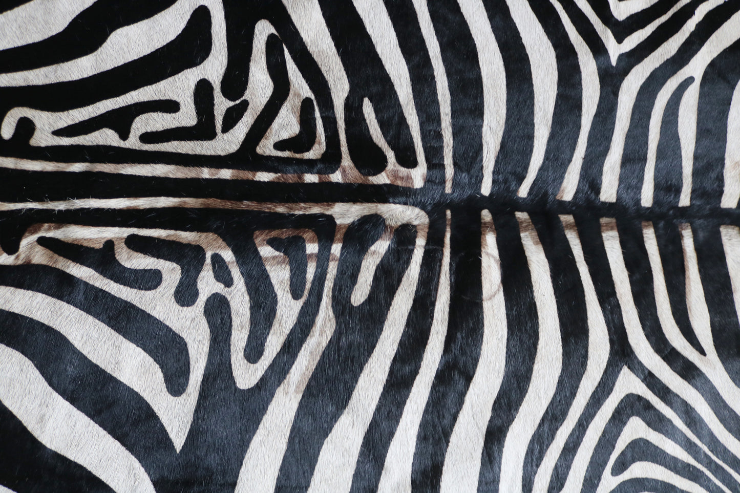 99860 Cowhide Rug Tapis Peau de Vache ZEBRA  - Collection Quebecuir Premium