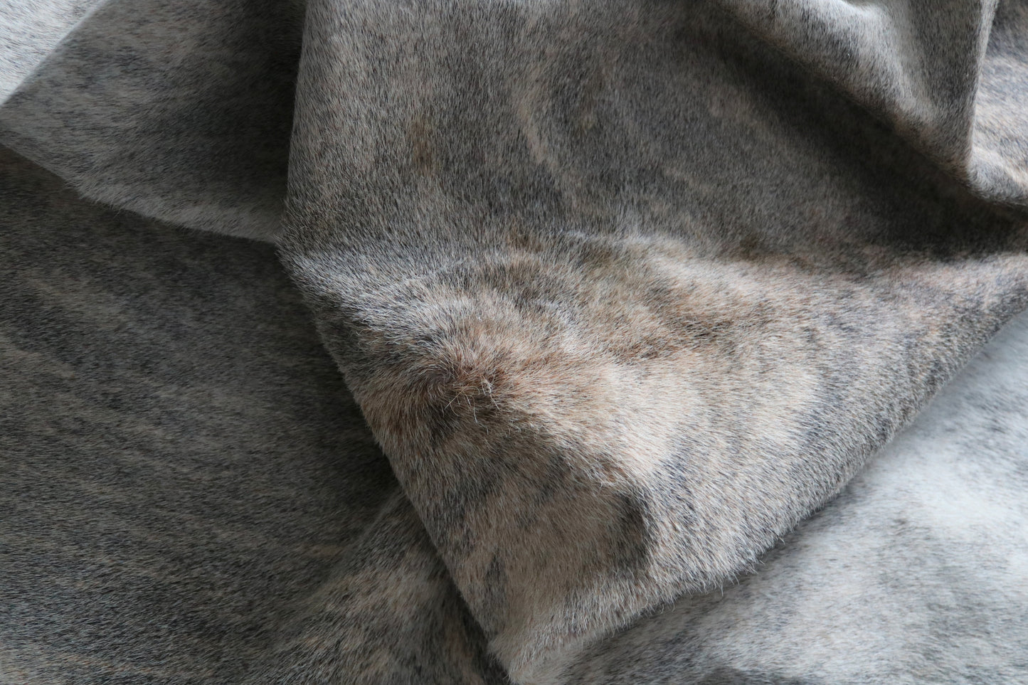 99893 Cowhide rug TRICOLOR    Collection Quebecuir Premium