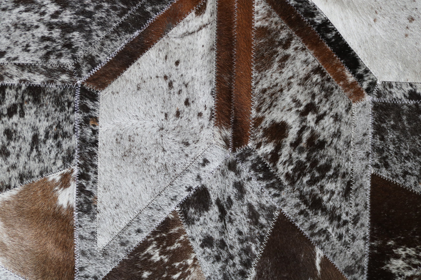 99899 Cowhide rug patchwork Collection Quebecuir Premium MANDALA ROUND