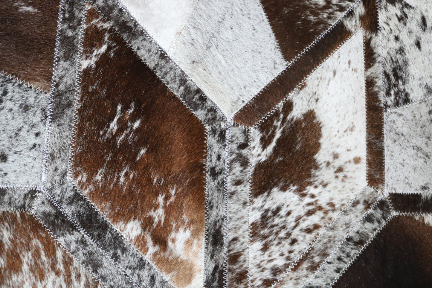 99899 Cowhide rug patchwork Collection Quebecuir Premium MANDALA ROUND