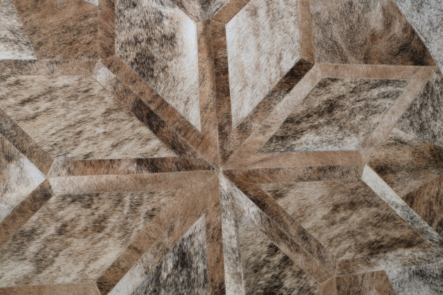 99918 Cowhide rug patchwork Collection Quebecuir Premium MANDALA ROUND  BIG SIZE XXL