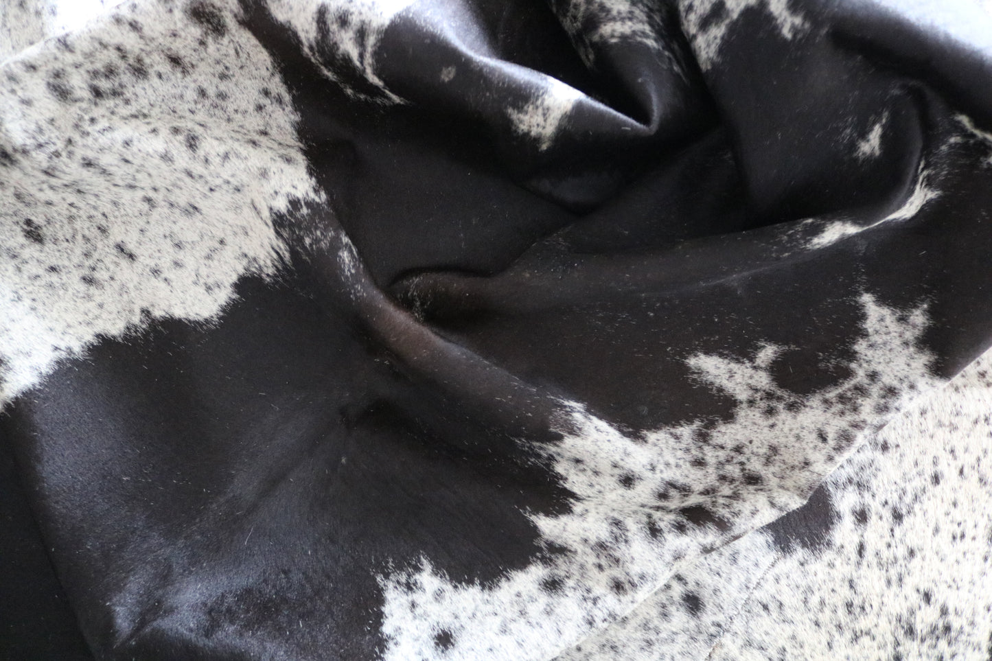 200576 Cowhide rug  TRICOLOR  Collection Quebecuir Premium