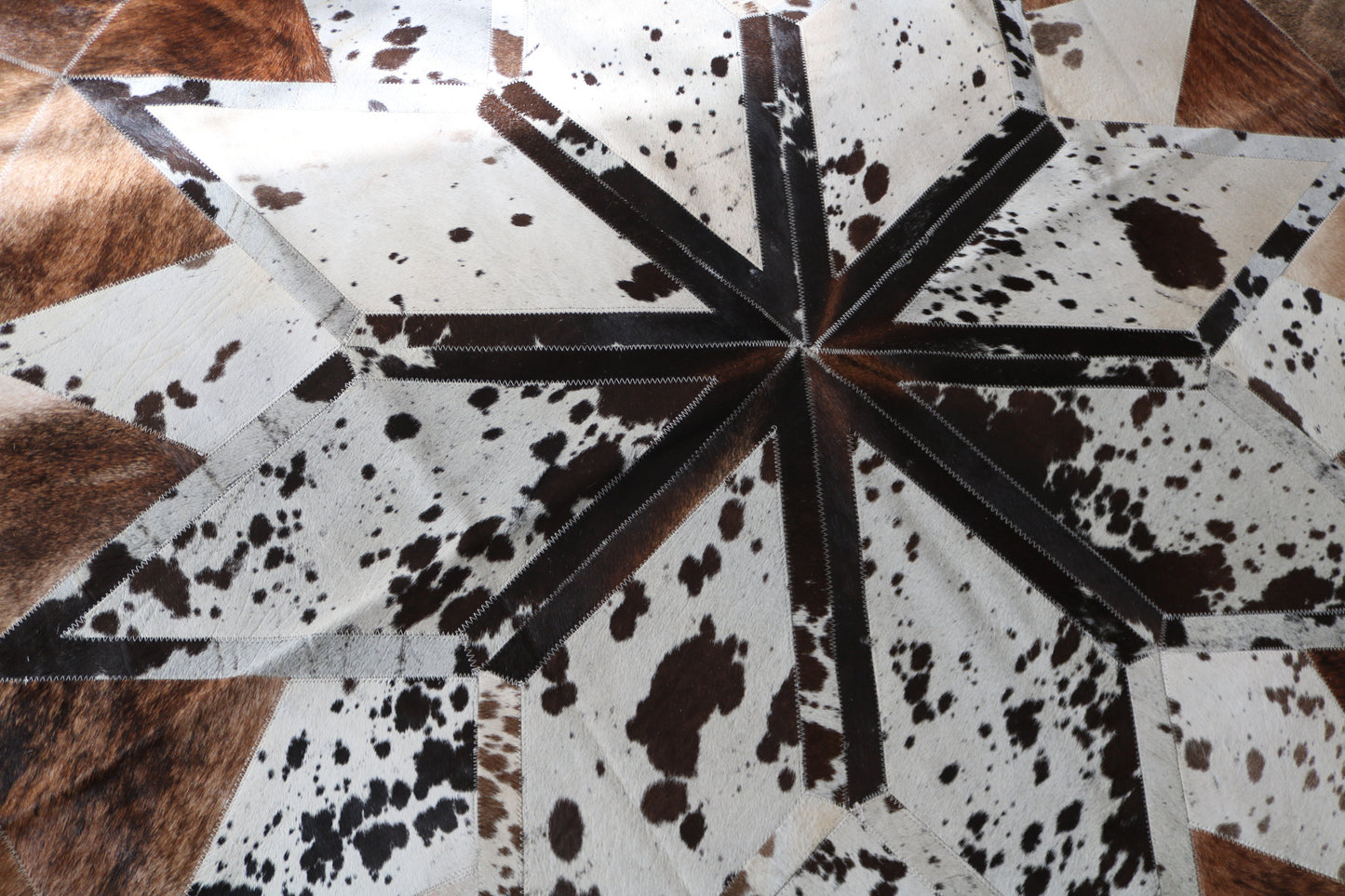 100009 Cowhide rug patchwork Collection Quebecuir Premium MANDALA ROUND SUPER   BIG SIZE XXXL