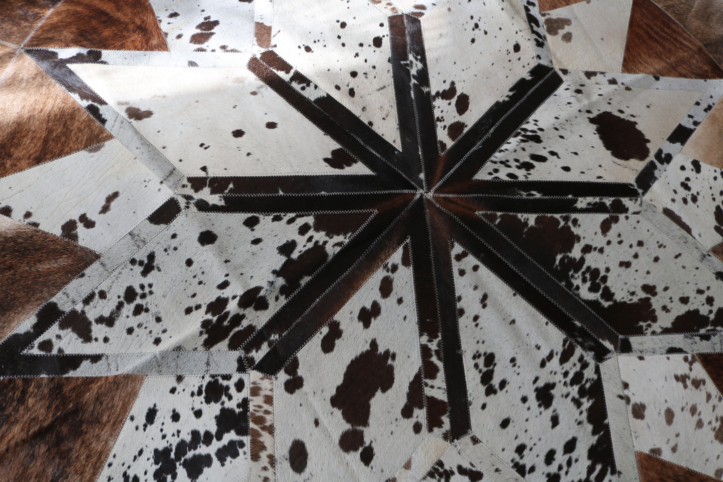 100009 Cowhide rug patchwork Collection Quebecuir Premium MANDALA ROUND SUPER   BIG SIZE XXXL