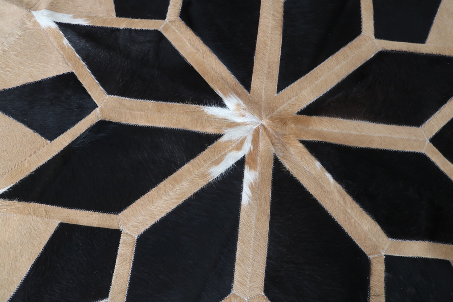 100010 Cowhide rug patchwork Collection Quebecuir Premium MANDALA ROUND SUPER   BIG SIZE XXXL