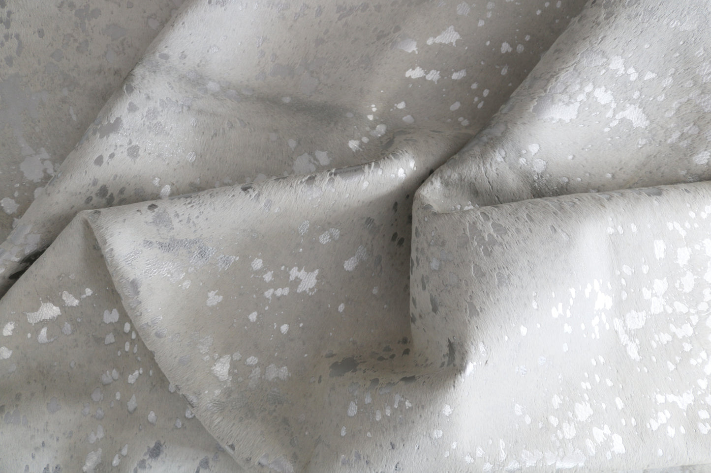 100012- Cowhide Rug Tapis Peau de Vache SUPER BIG SIZE XXXL SILVER METALLIC - Collection Quebecuir Premium