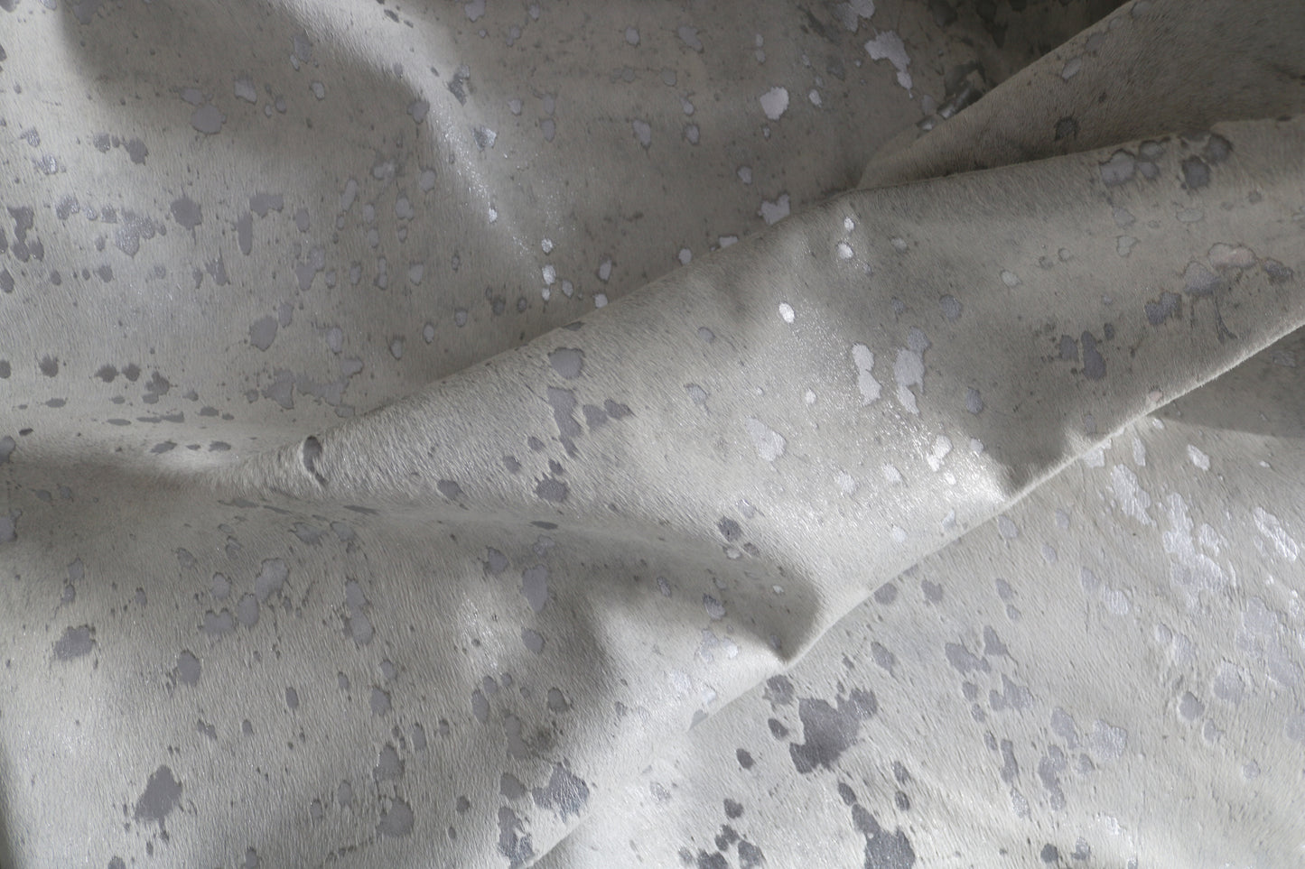 100013- Cowhide Rug Tapis Peau de Vache SUPER BIG SIZE XXXL SILVER METALLIC - Collection Quebecuir Premium