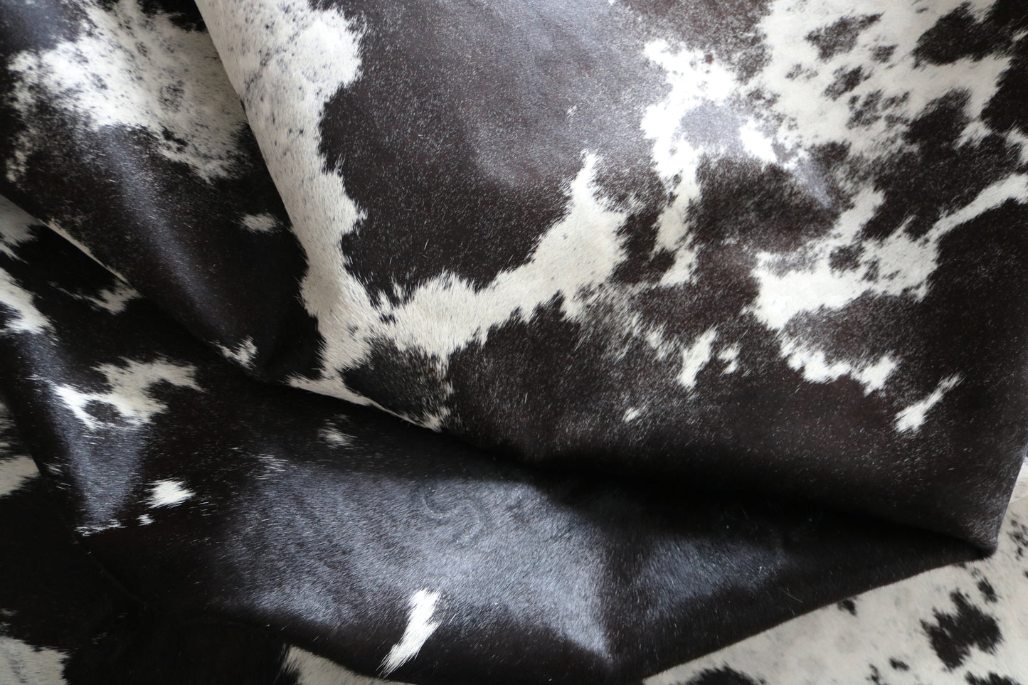 100026 Cowhide rug   Collection Quebecuir Premium