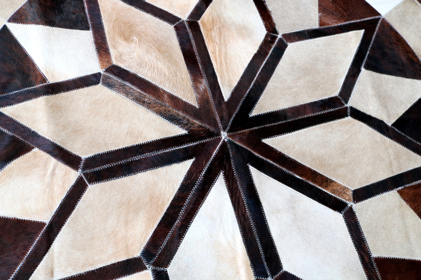 100055 Cowhide rug patchwork Collection Quebecuir Premium MANDALA ROUND   BIG SIZE XXL