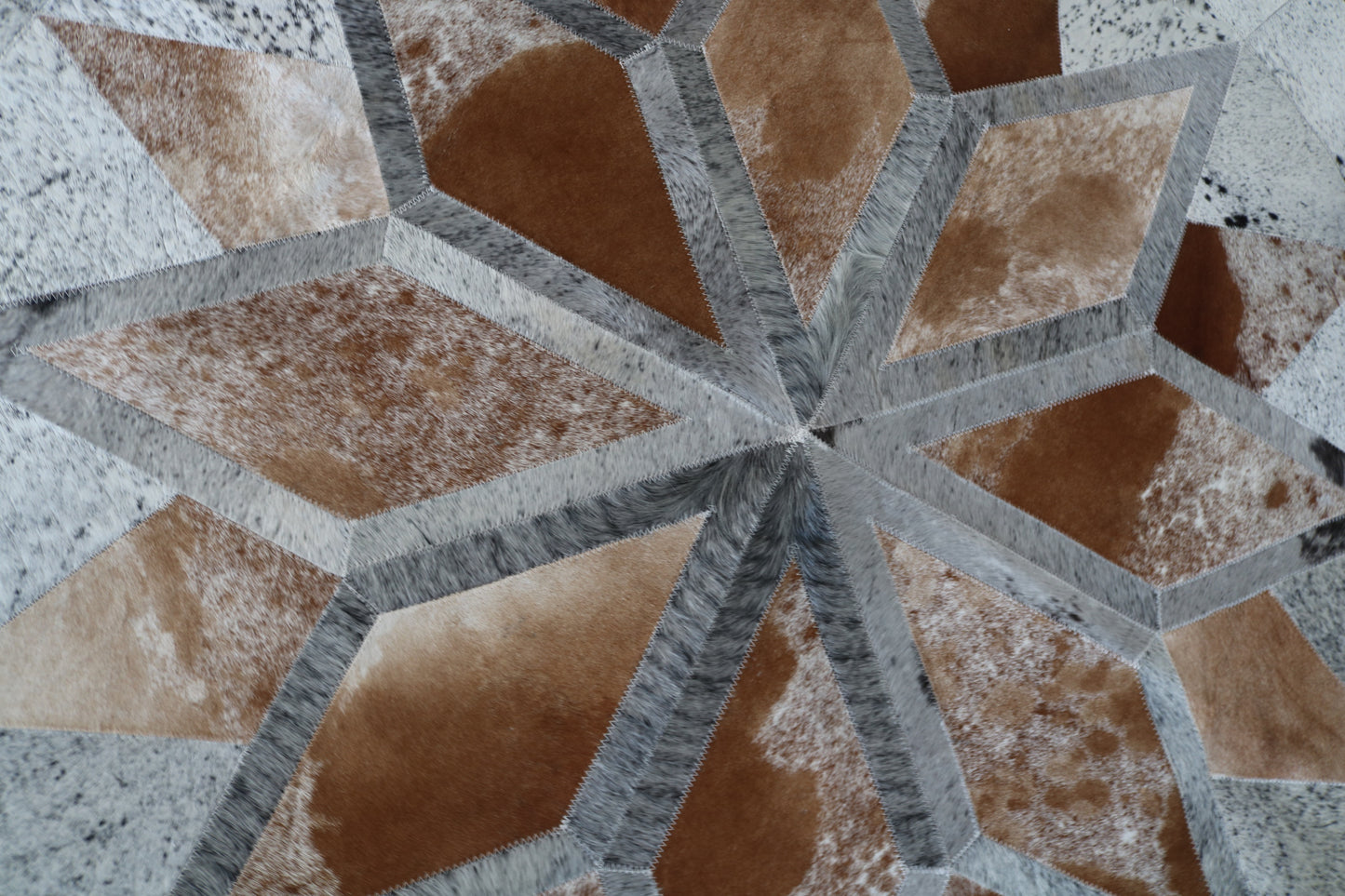 100056 Cowhide rug patchwork Collection Quebecuir Premium MANDALA ROUND   BIG SIZE XXL