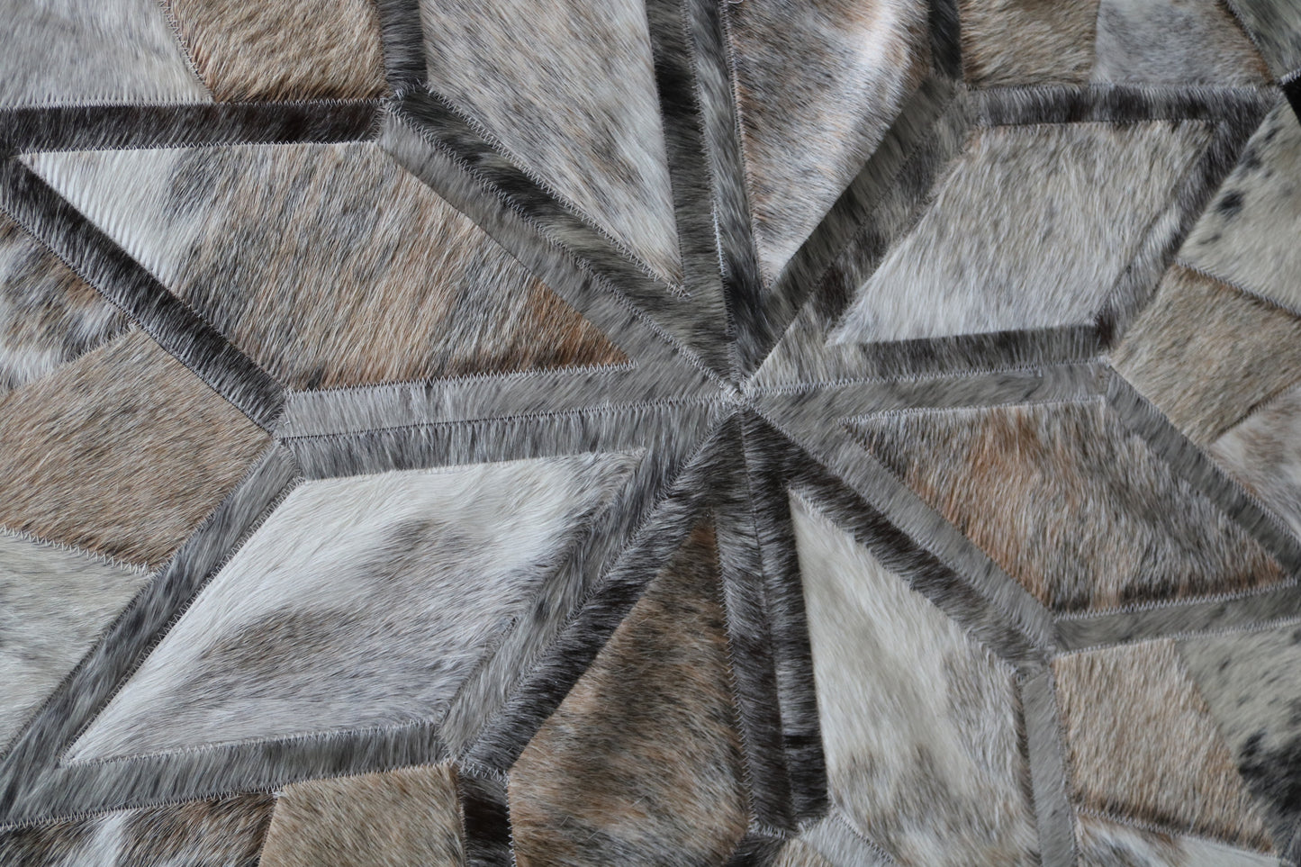 301114 Cowhide rug patchwork Collection Quebecuir Premium MANDALA ROUND
