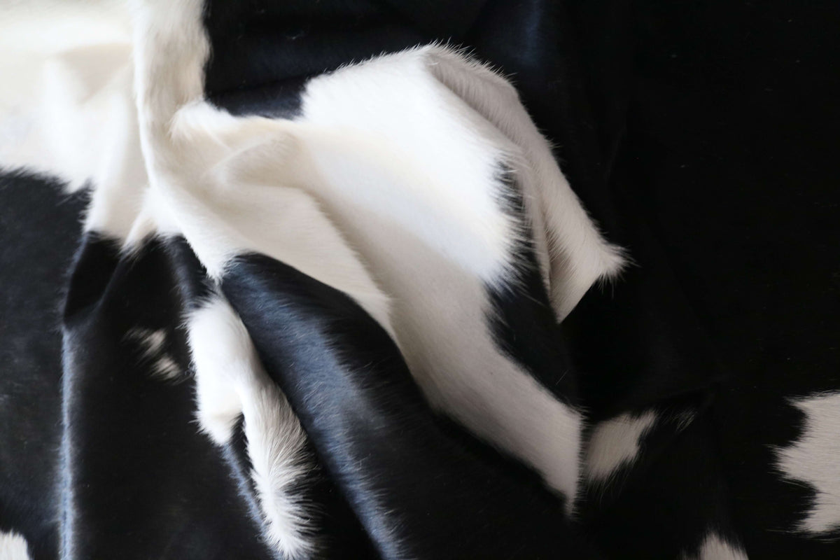 100383 - SUPER BIG  SIZE XXXL BLACK  & WHITE     Cowhide Rug - Quebecuir Premium Collection