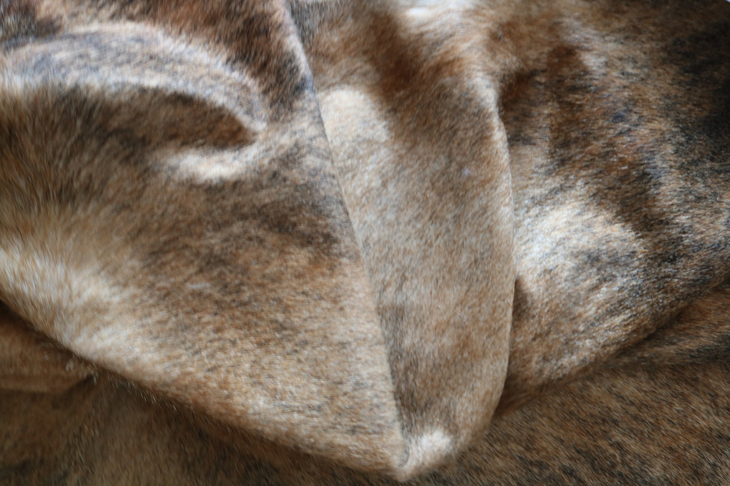 100168- Cowhide Rug - Quebecuir Premium Collection