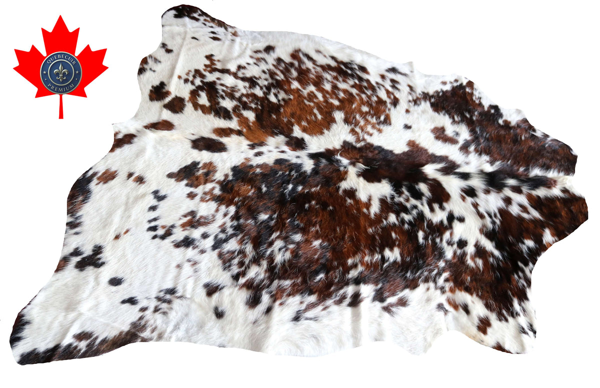 100388- tapis peau de vache  TRICOLOR      Cowhide Rug - Quebecuir Premium Collection