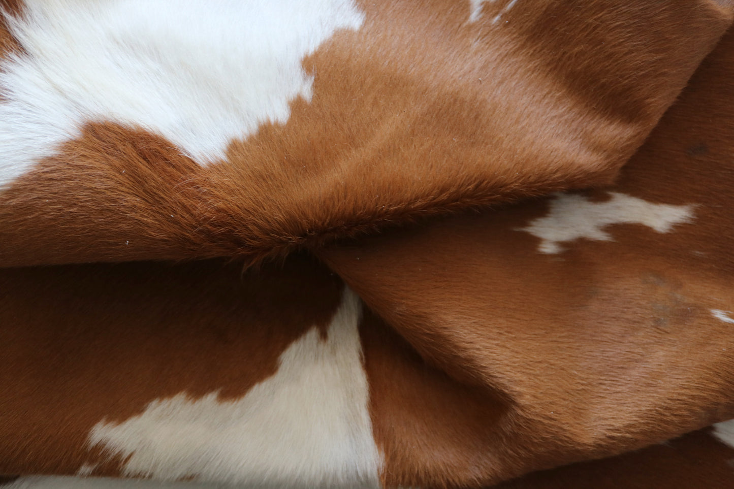 100212  Cowhide Rug - Quebecuir Premium Collection