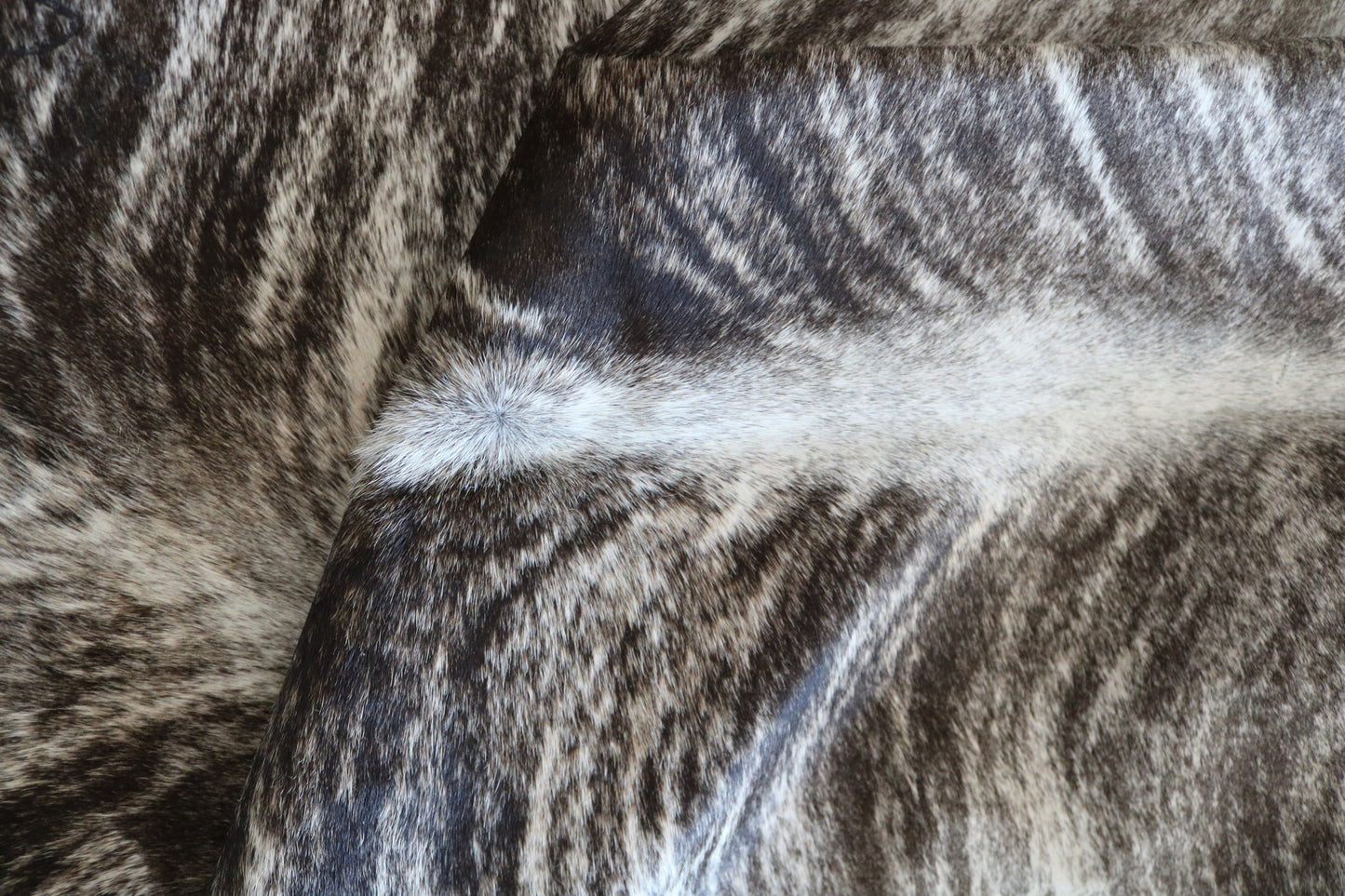 100219  Cowhide Rug - Quebecuir Premium Collection