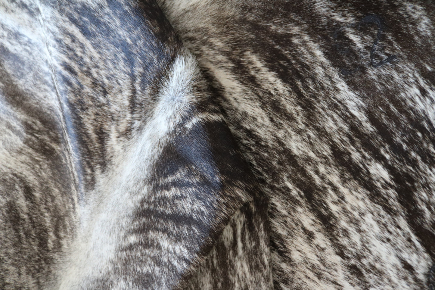 100219  Cowhide Rug - Quebecuir Premium Collection