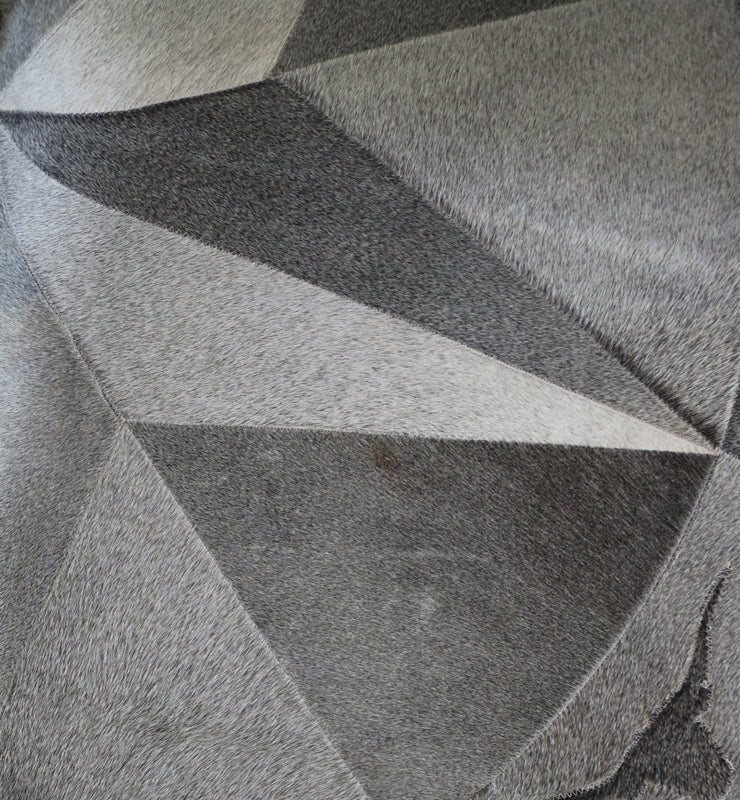 100052 Round Grey Cowhide patchwork rug MANDALA. Quebecuir  Premium Collection