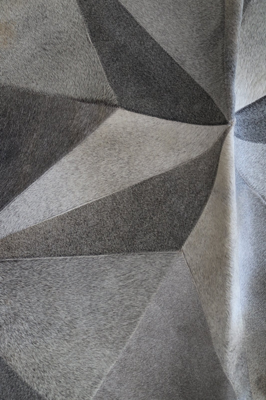 100052 Round Grey Cowhide patchwork rug MANDALA. Quebecuir  Premium Collection