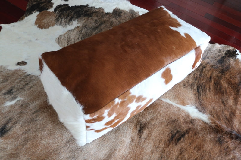 30' Brown and white cowhide pouf. Code 400018