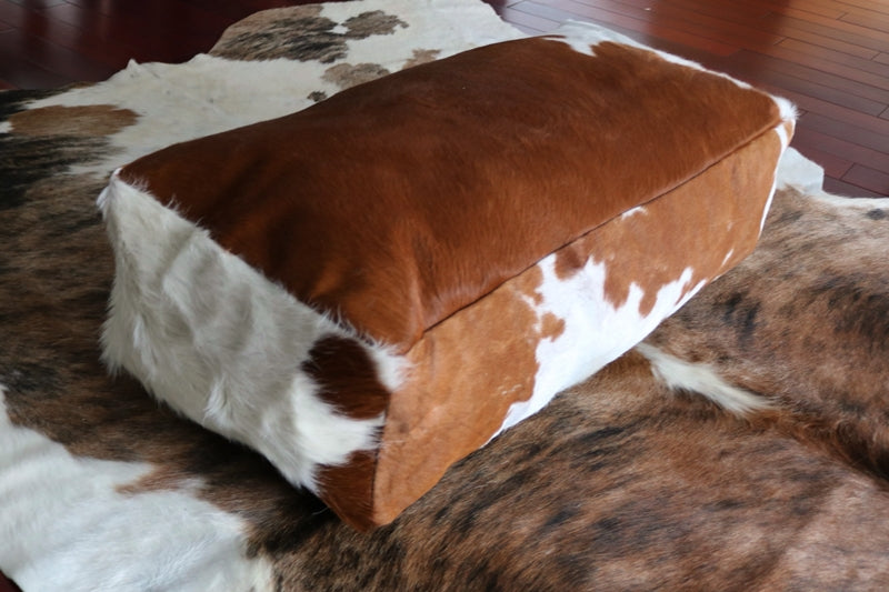 30' Brown and white cowhide pouf. Code 400018